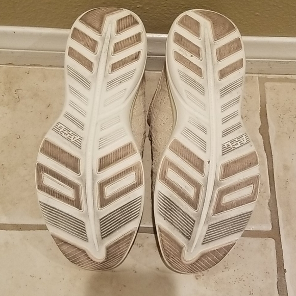 APL Techloom Phantom in Cream (with box) - Picture 2 of 4